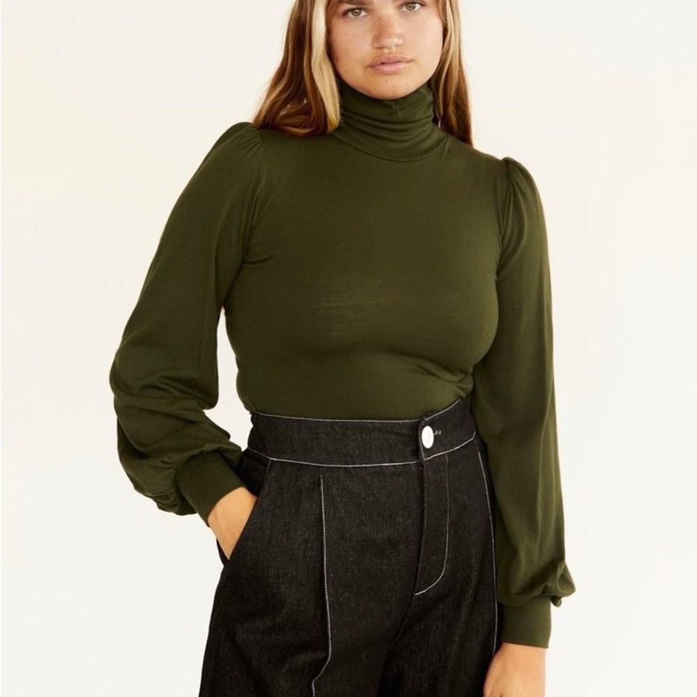 Eliza Faulkner Merino Wool Dolly Turtleneck Olive green